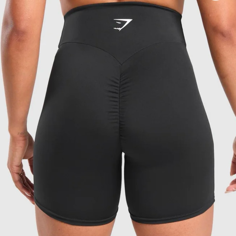NWOT GYMSHARK Black Power Tight Shorts Size Small